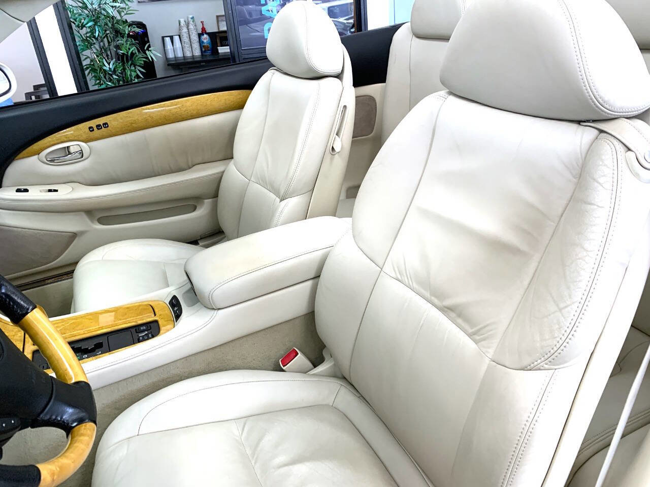 Used 2002 Lexus SC 430 Base 2dr Convertible image 7