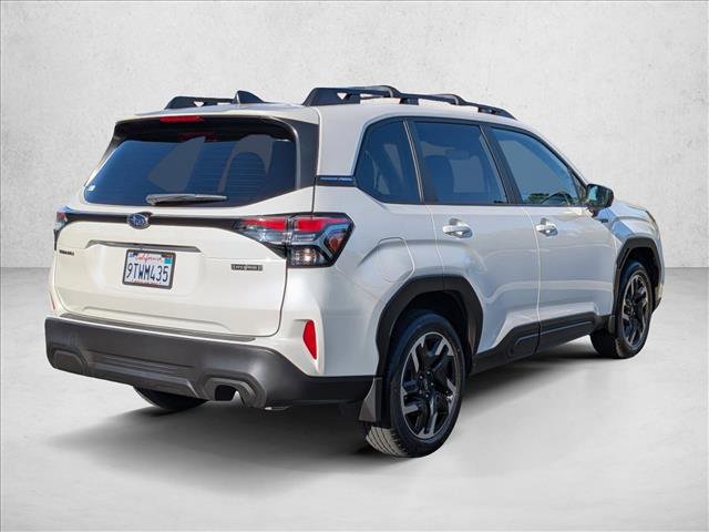 Used 2025 Subaru Forester Premium AWD/4WD image 5