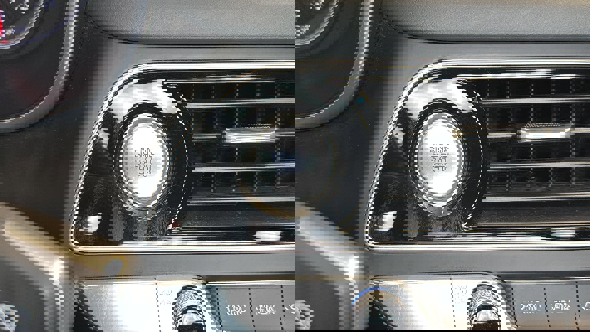 Used 2020 Genesis G70 3.3T w/ Sport Package image 26