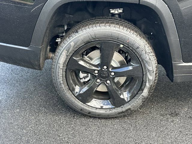 New 2025 Jeep Grand Cherokee L Limited image 17