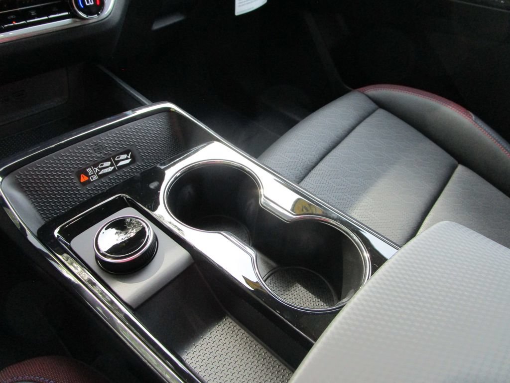 New 2026 Chevrolet Equinox RS w/ Convenience Package III FWD image 35