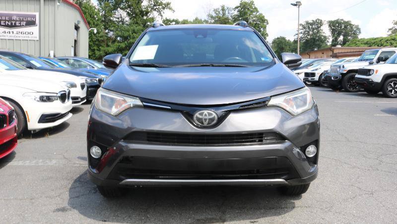 Used 2018 Toyota RAV4 XLE FWD image 2