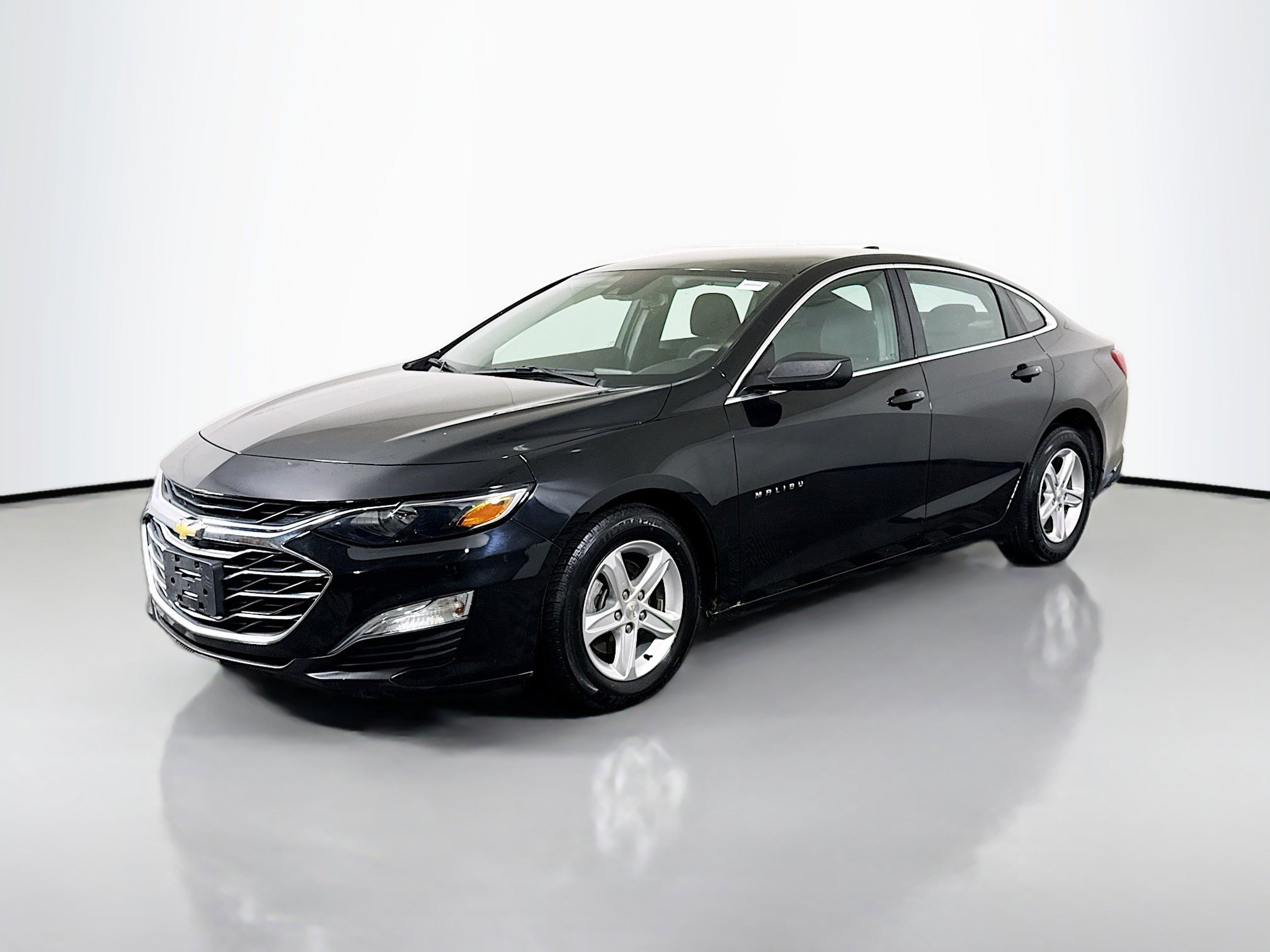Used 2023 Chevrolet Malibu LS FWD image 4