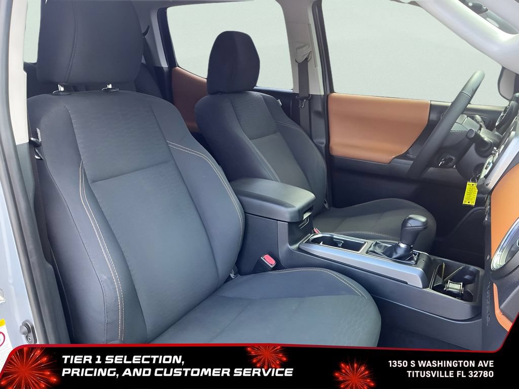 Used 2019 Toyota Tacoma SR5 AWD/4WD image 12