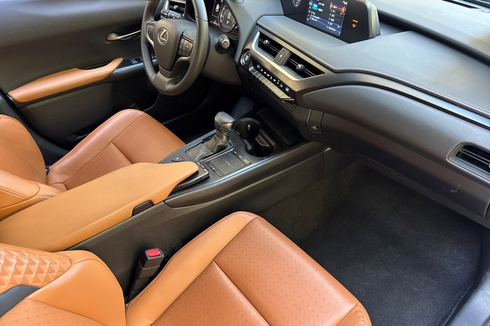 Used 2019 Lexus UX 200 w/ Accessory Package FWD image 35