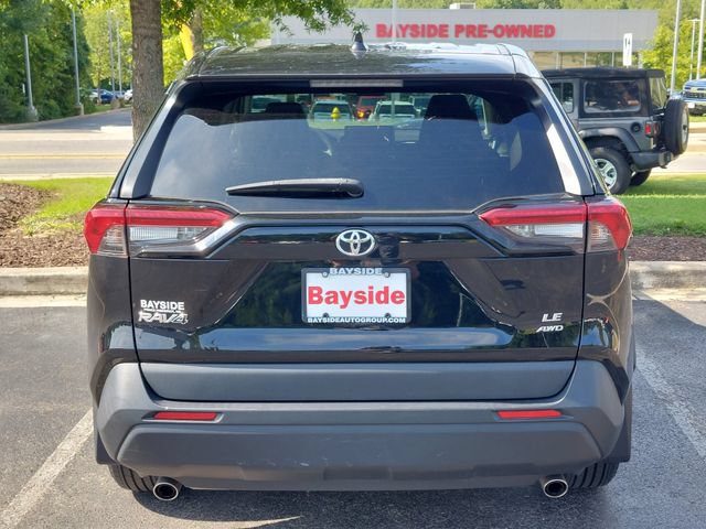 Certified 2022 Toyota RAV4 LE AWD/4WD image 10