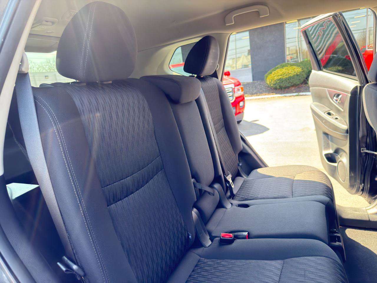 Used 2018 Nissan Rogue S w/ S Value Package image 28