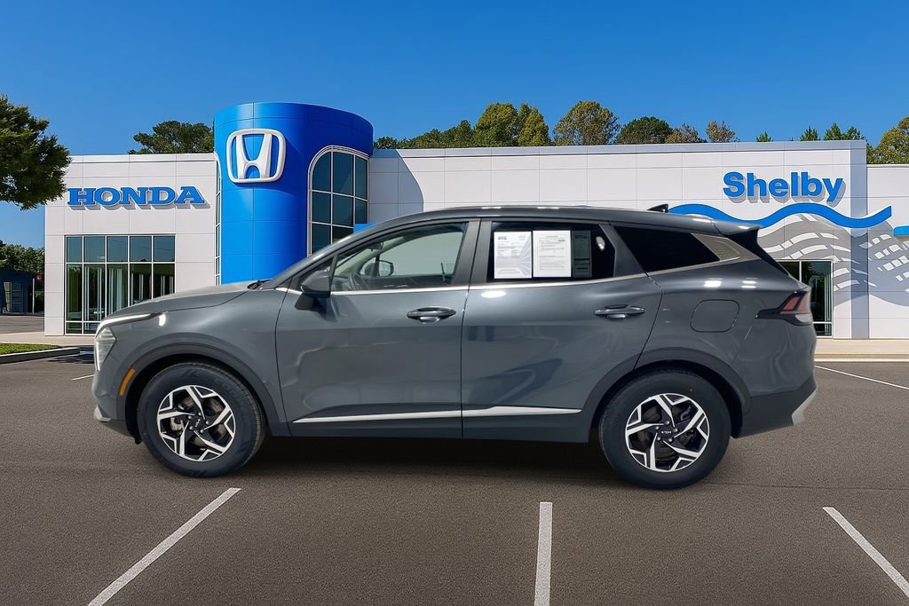 Used 2024 Kia Sportage LX image 5