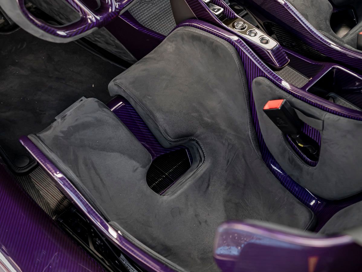 Used 2019 McLaren Senna RWD image 18