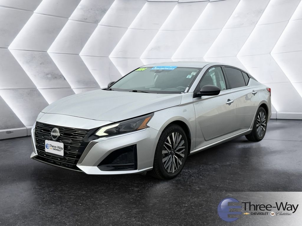 Used 2024 Nissan Altima 2.5 SV