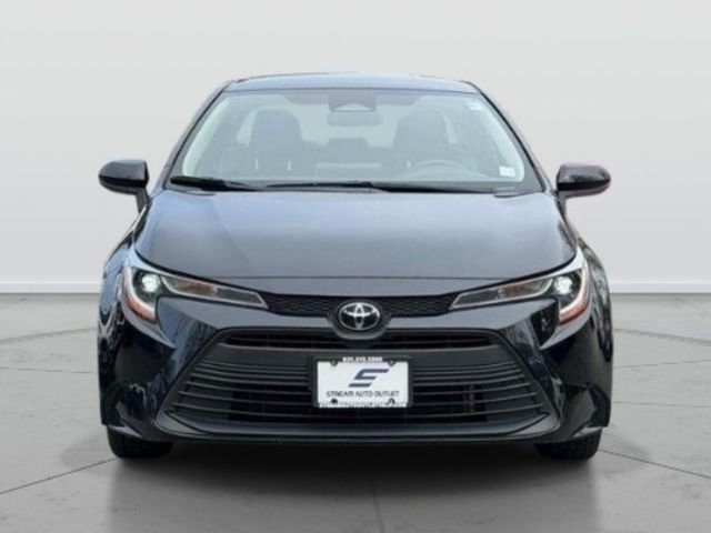 Used 2023 Toyota Corolla LE w/ Carpet Mat Package (TMS) FWD image 2