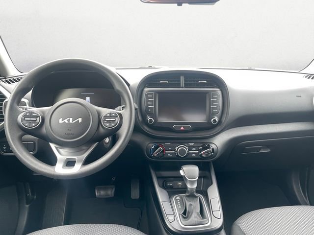 Used 2023 Kia Soul LX w/ LX Technology Package image 10