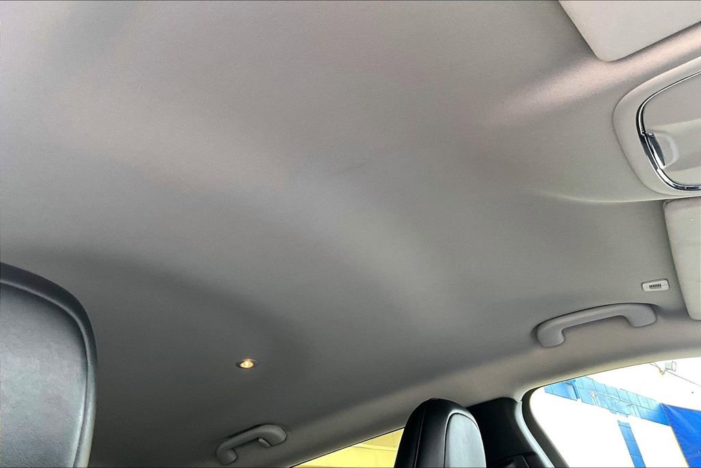 Used 2019 Jeep Cherokee Trailhawk w/ Cold Weather Group image 15