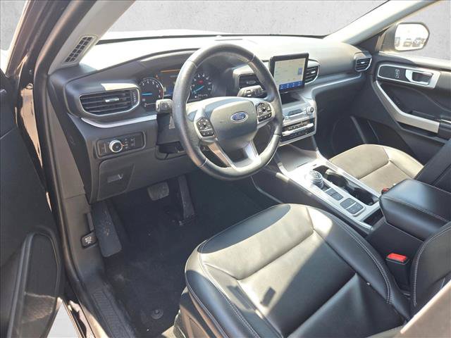 Used 2023 Ford Explorer XLT w/ Equipment Group 202A RWD image 10