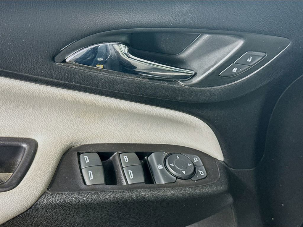 Used 2019 Chevrolet Equinox LS w/ LS Convenience Package AWD/4WD image 20