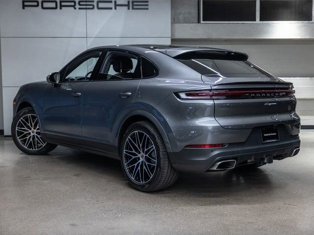 Certified 2025 Porsche Cayenne Coupe image 3