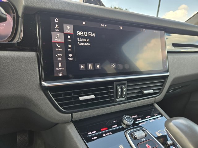 Used 2019 Porsche Cayenne AWD/4WD image 14