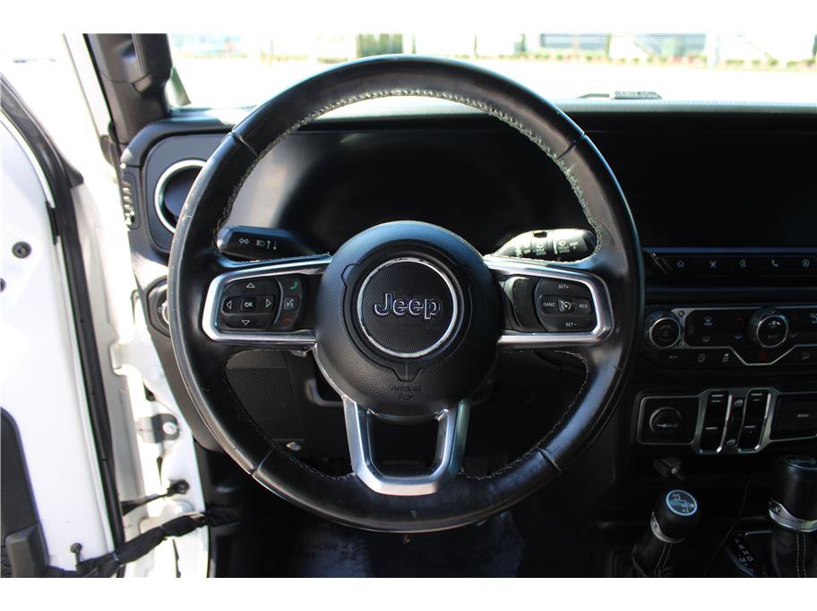 Used 2018 Jeep Wrangler Unlimited Sahara w/ Uconnect 4C Nav & Sound Group image 21