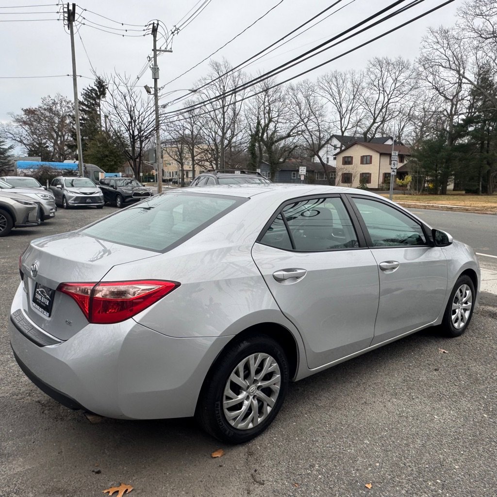 Used 2018 Toyota Corolla LE image 13