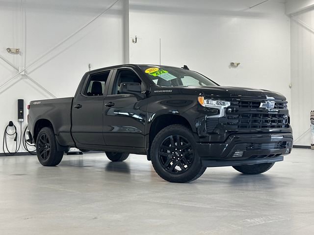 Used 2025 Chevrolet Silverado 1500 RST w/ Convenience Package II AWD/4WD image 2