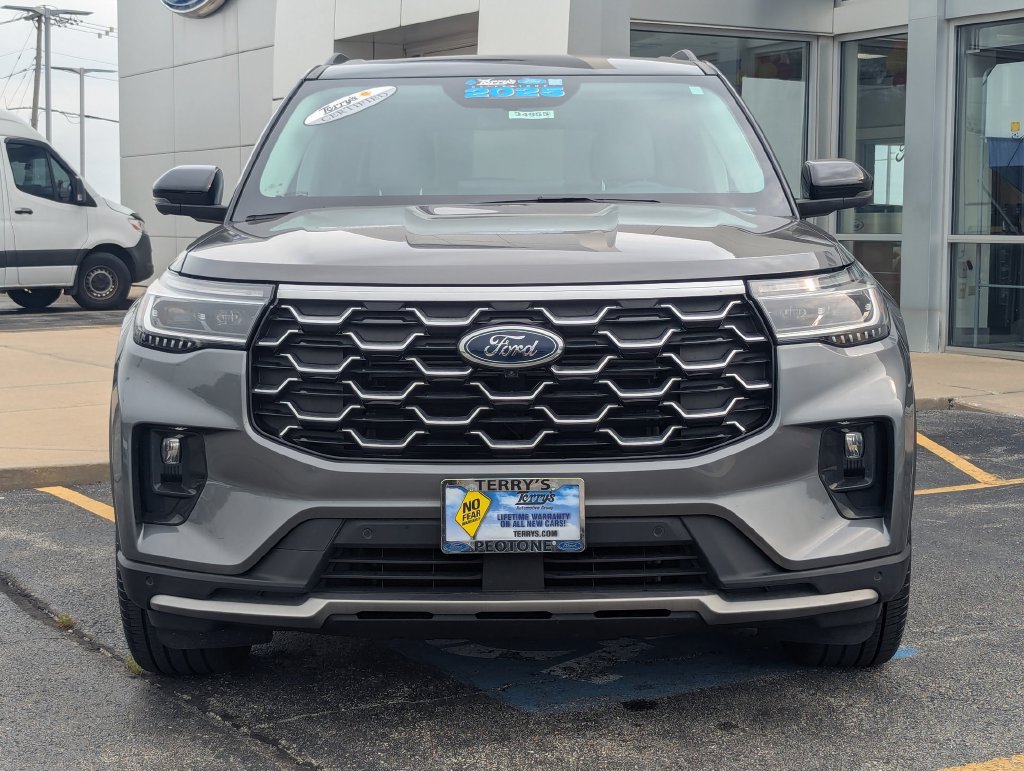 Used 2025 Ford Explorer Platinum w/ Ultimate Package AWD/4WD image 8