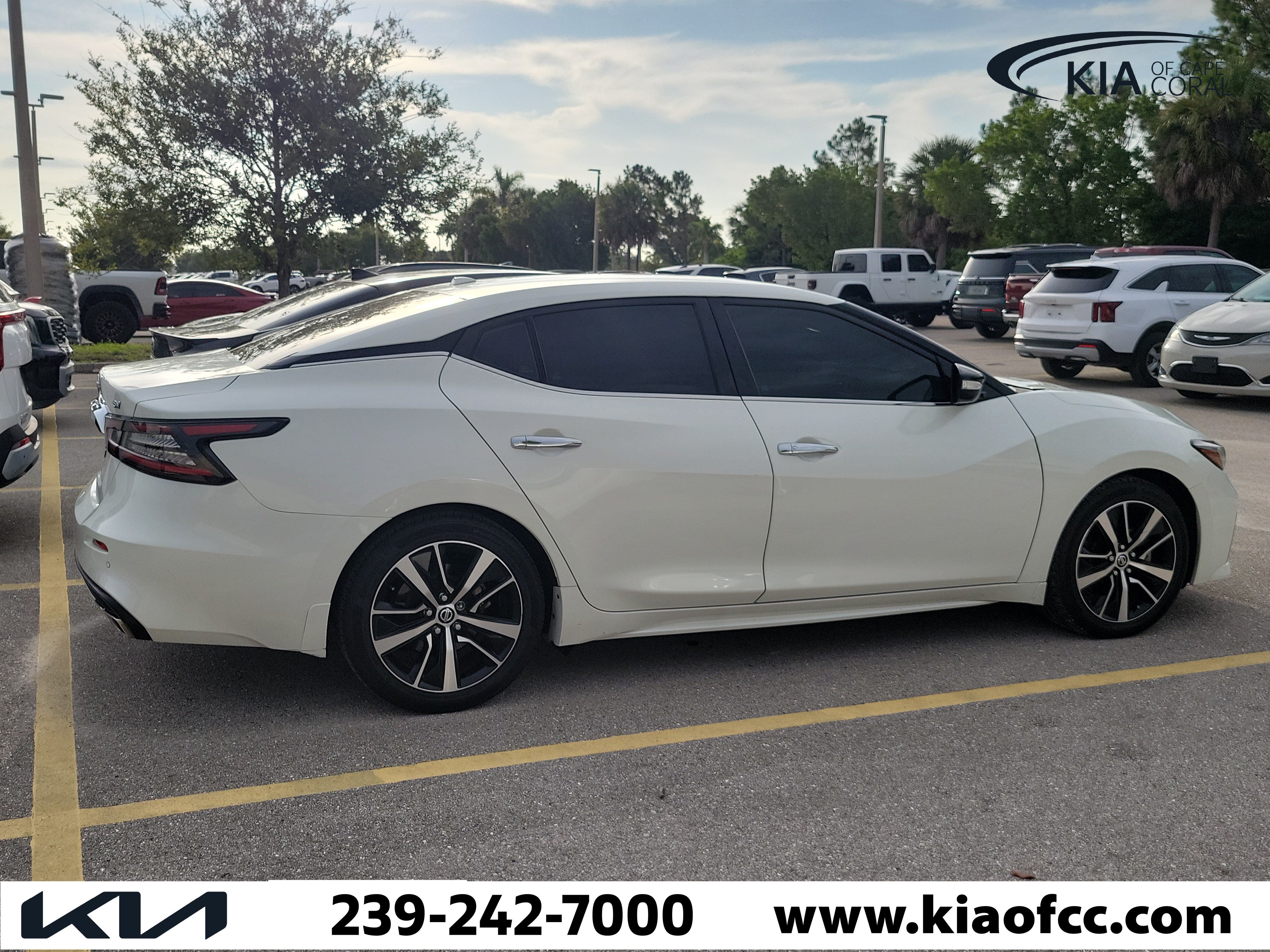 Used 2022 Nissan Maxima SV w/ Floor Mat Group FWD image 8