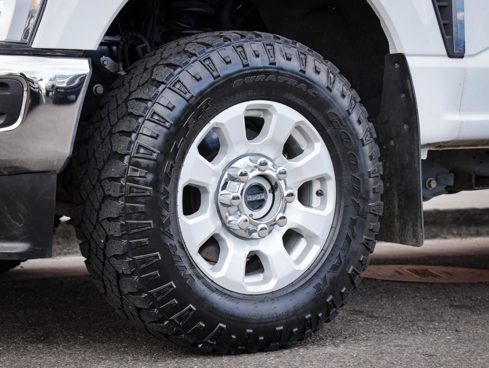 Used 2023 Ford F350 XLT w/ FX4 Off-Road Package image 11