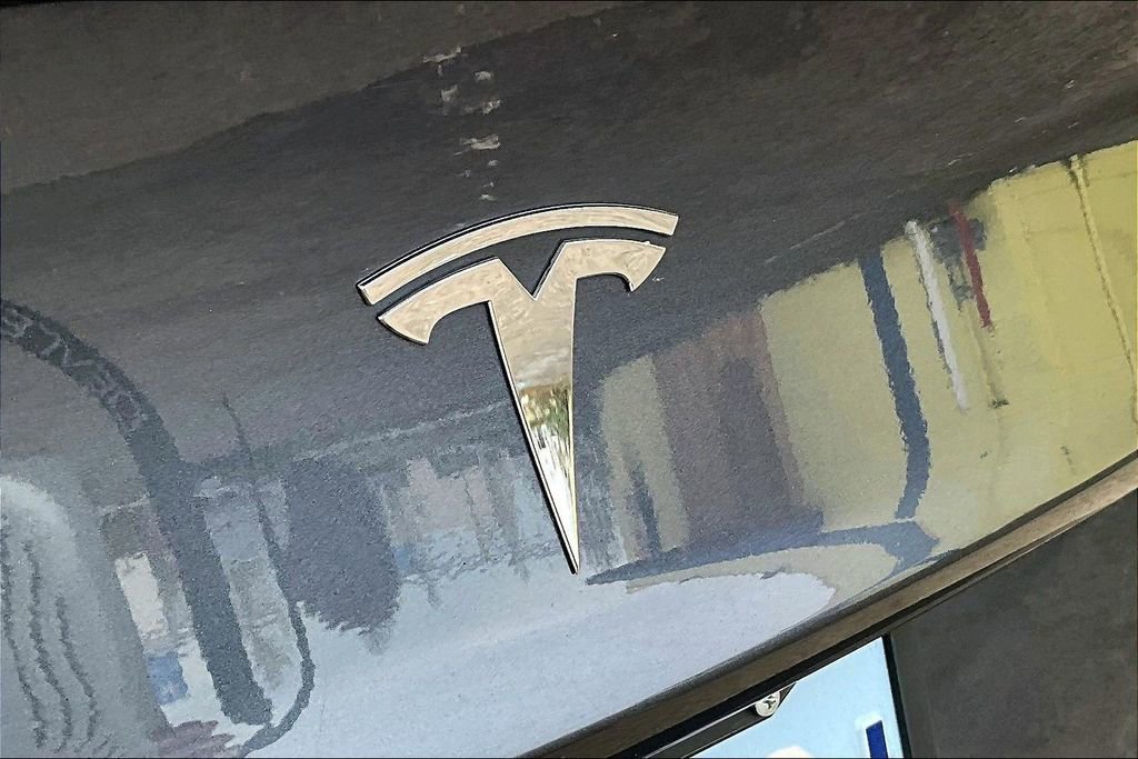 Used 2023 Tesla Model 3 Performance image 33