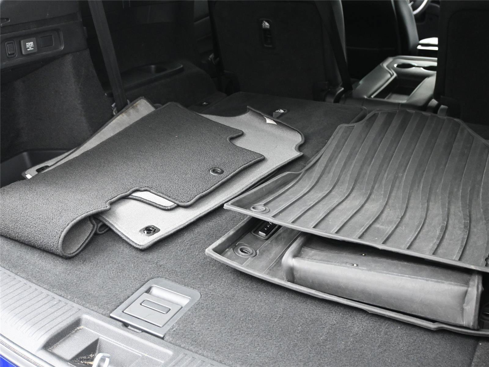 Used 2023 Acura MDX A-Spec image 11