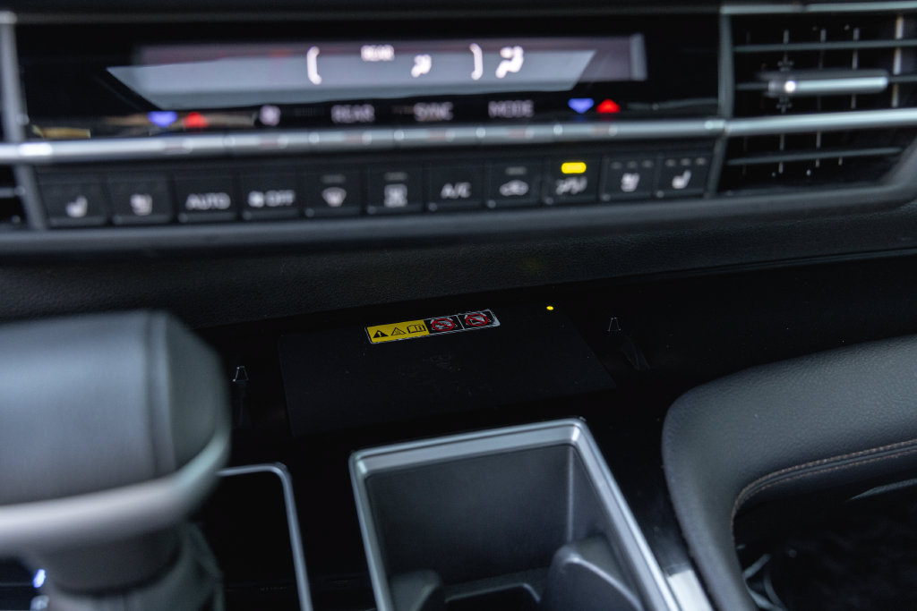 Certified 2025 Toyota Sienna Platinum AWD/4WD image 22