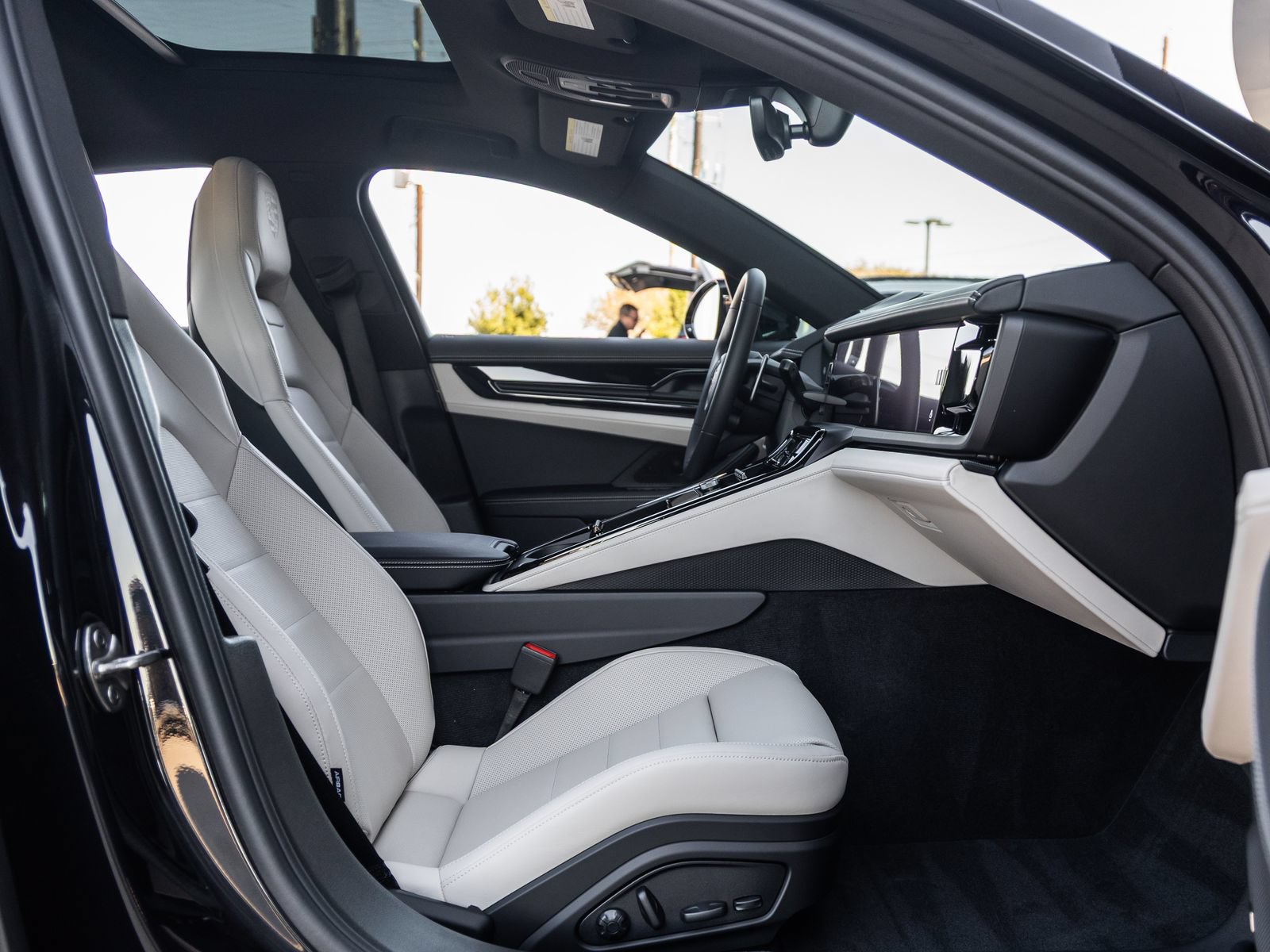 Certified 2026 Porsche Panamera 4 AWD/4WD image 41
