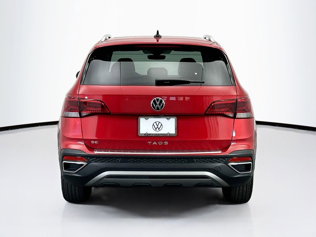 Certified 2023 Volkswagen Taos SE w/ Panoramic Sunroof Package image 6