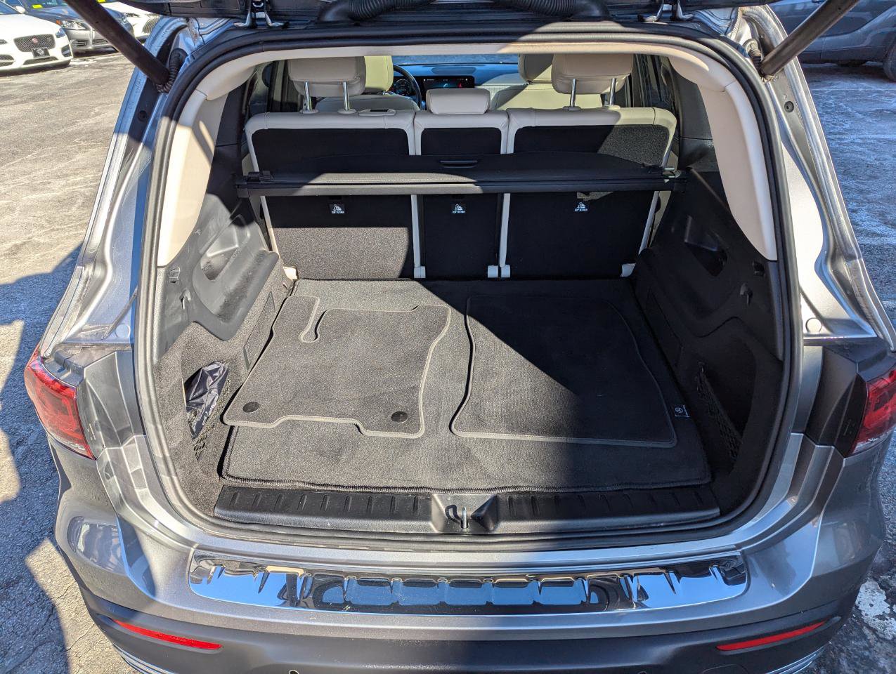 Used 2022 Mercedes-Benz EQB 300 4MATIC image 48