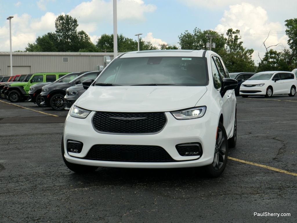 New 2026 Chrysler Pacifica Select image 7