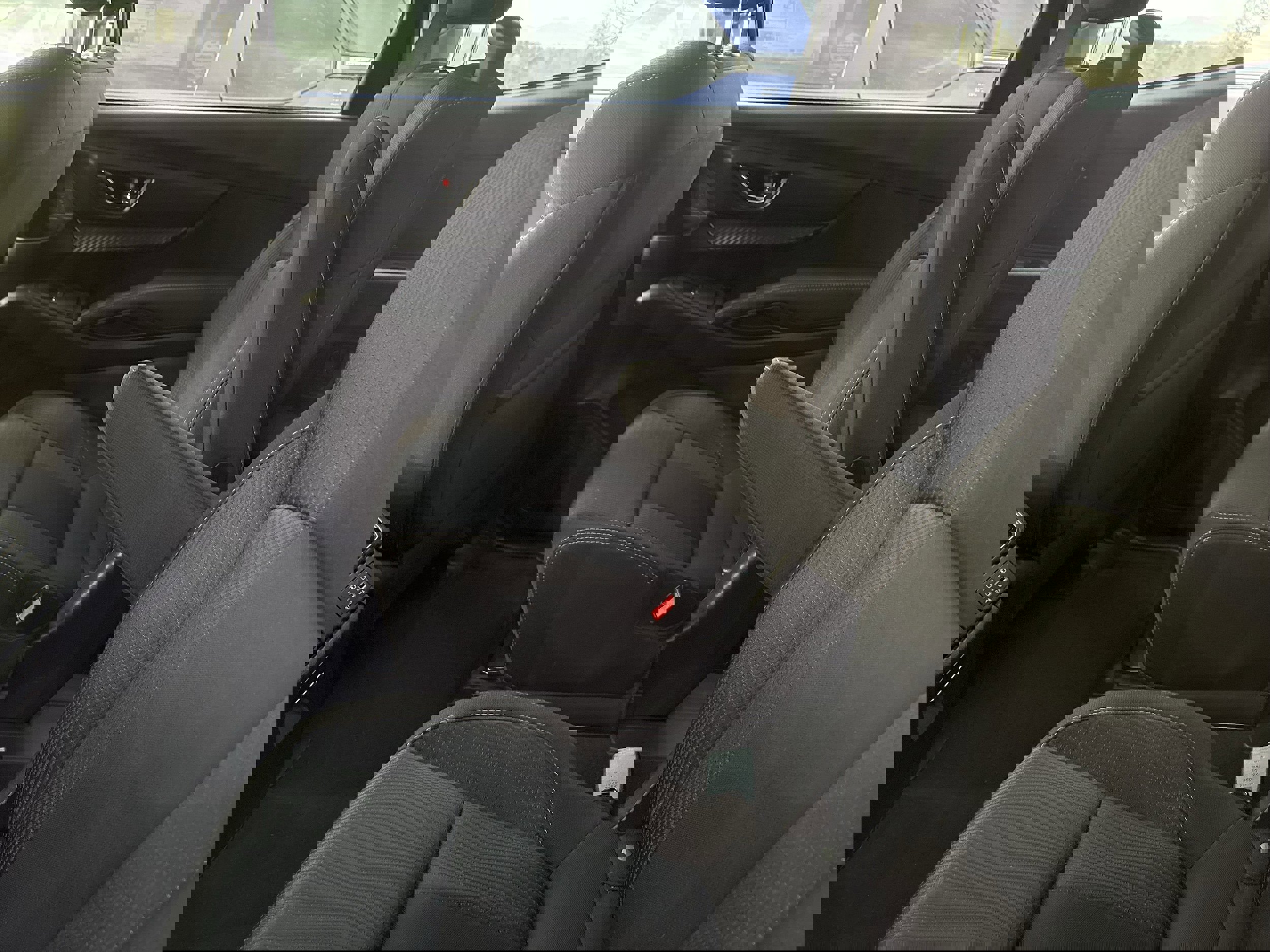 Used 2025 Subaru Ascent Premium image 8