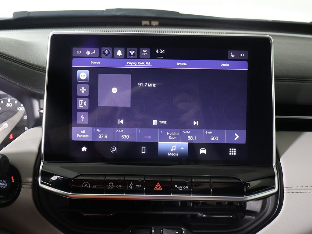 Used 2025 Jeep Compass Limited image 40