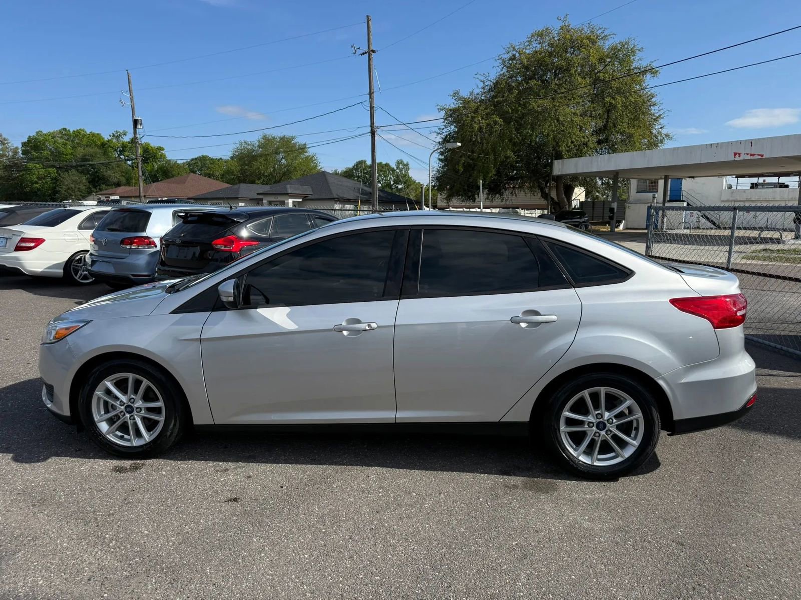 Used 2016 Ford Focus SE FWD image 8