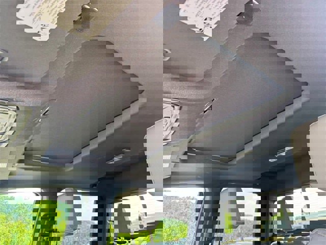 Used 2024 Chevrolet Silverado 2500 ZR2 w/ Technology Package image 16