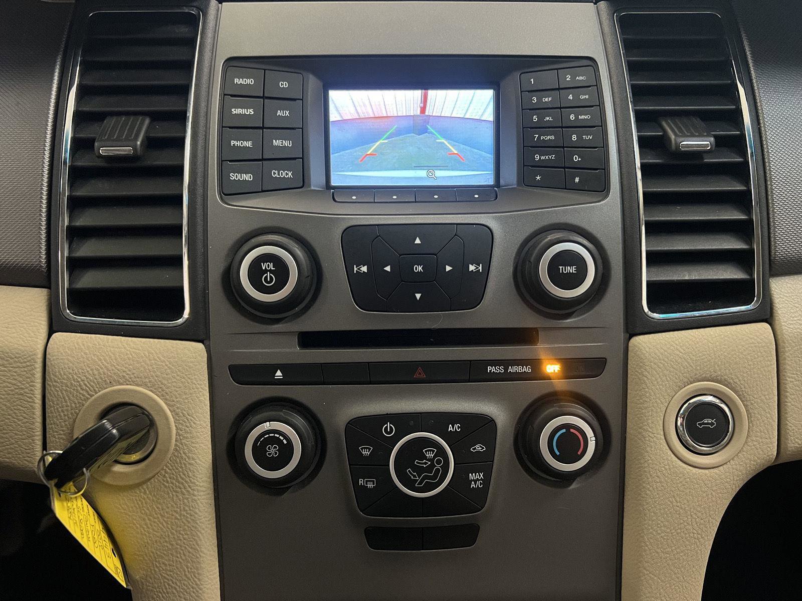 Used 2019 Ford Taurus SE image 20