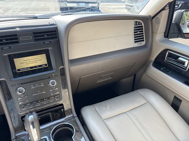 Used 2017 Lincoln Navigator Select AWD/4WD image 14
