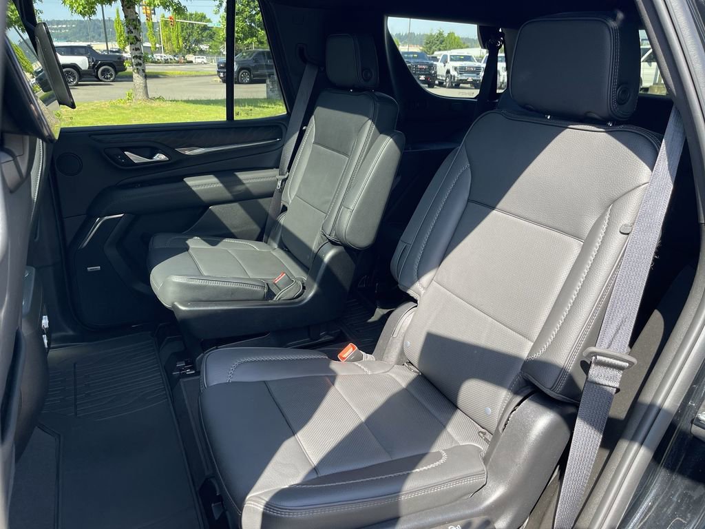 Used 2024 GMC Yukon Denali w/ Advanced Technology Package AWD/4WD image 26
