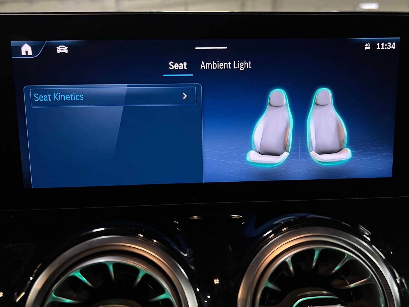 Used 2025 Mercedes-Benz GLA 250 4MATIC image 35