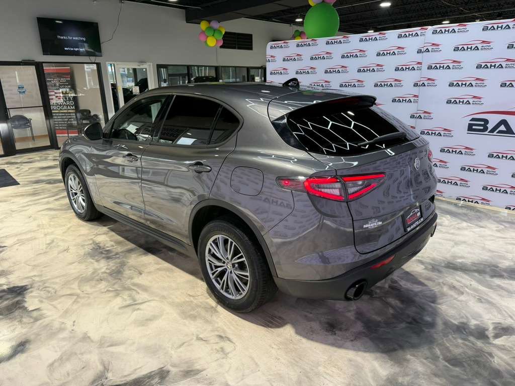 Used 2024 Alfa Romeo Stelvio Sprint RWD image 11