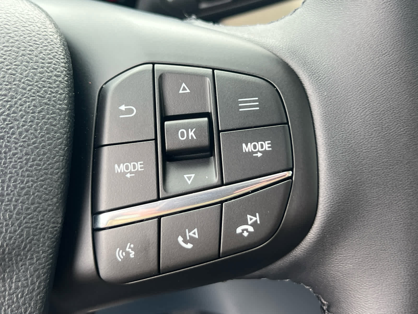 New 2025 Ford Maverick Lariat w/ 4K Tow Package image 32