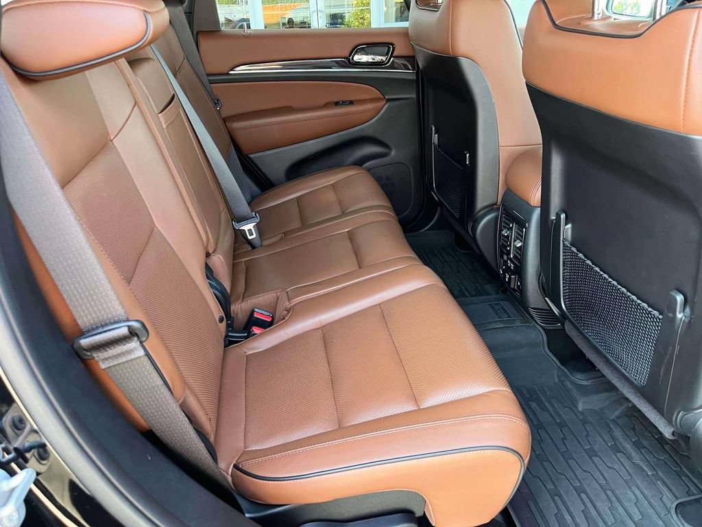 Used 2020 Jeep Grand Cherokee Overland AWD/4WD image 20