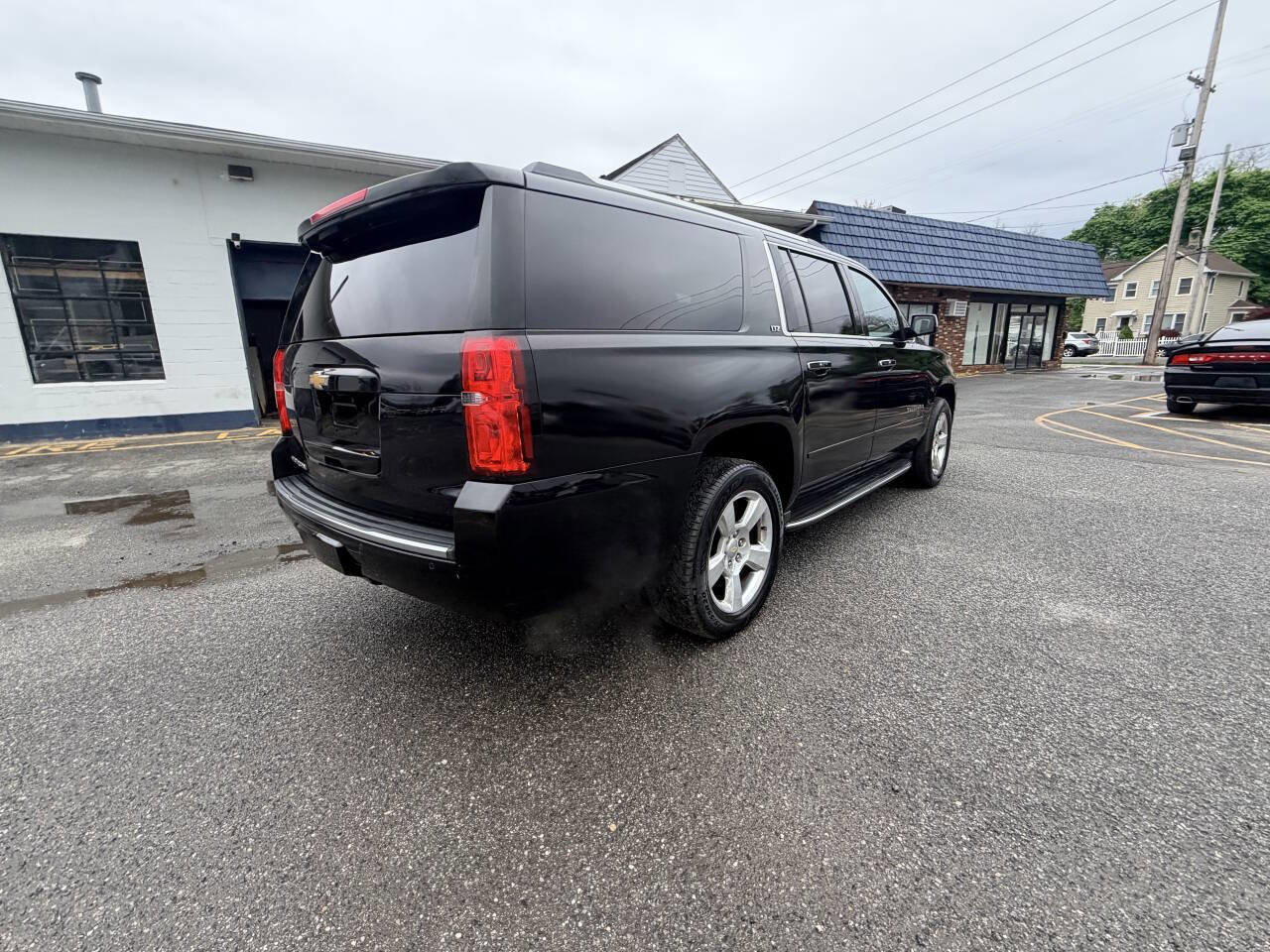 Used 2015 Chevrolet Suburban LTZ AWD/4WD image 12