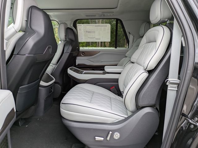 New 2026 Lincoln Navigator L Black Label AWD/4WD image 14