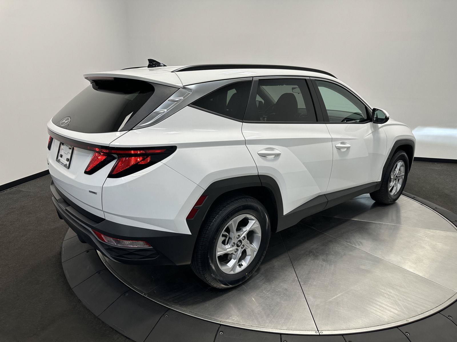 Certified 2024 Hyundai Tucson SEL AWD/4WD image 7