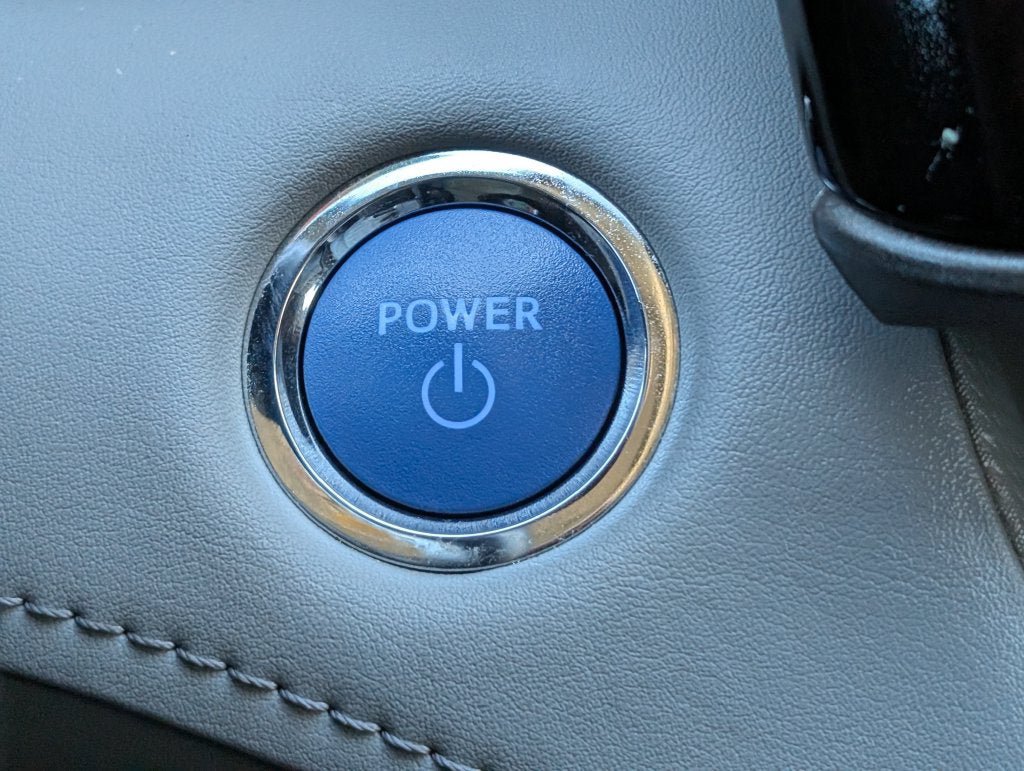 Certified 2022 Toyota Highlander XLE AWD/4WD image 17