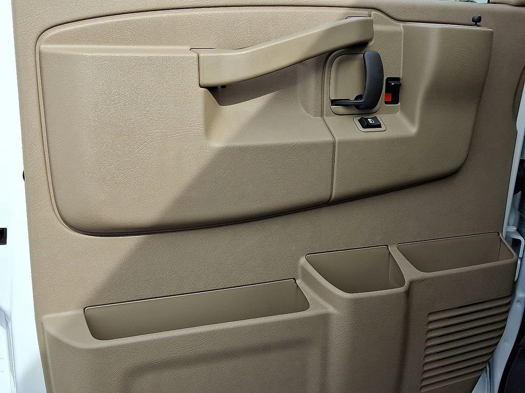 New 2025 Chevrolet Express 3500 w/ Driver Convenience Package image 9